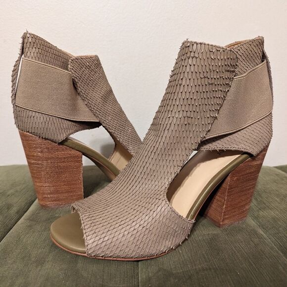Botkier Leather Maddy Peep Toe Bootie Heels in Light Olive Green 8.5 - Picture 2 of 11
